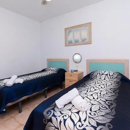 In Tenerife 洛斯克里斯蒂亚诺斯